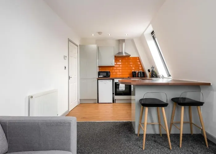 Modern 1 Bed Budget Apartment In Central Halifax