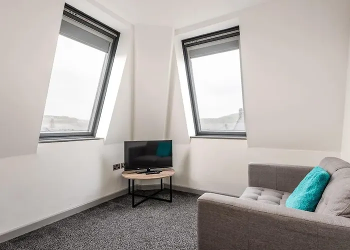 Modern 1 Bed Budget Apartment In Central Halifax