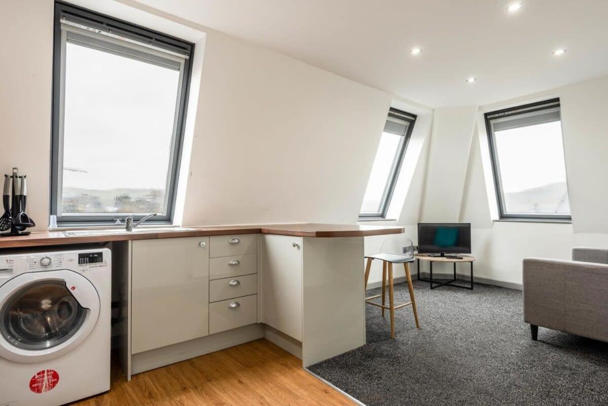 Modern 1 Bed Budget In *