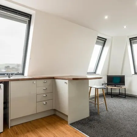 Modern 1 Bed Budget Apartment In Central Halifax Exterior photo